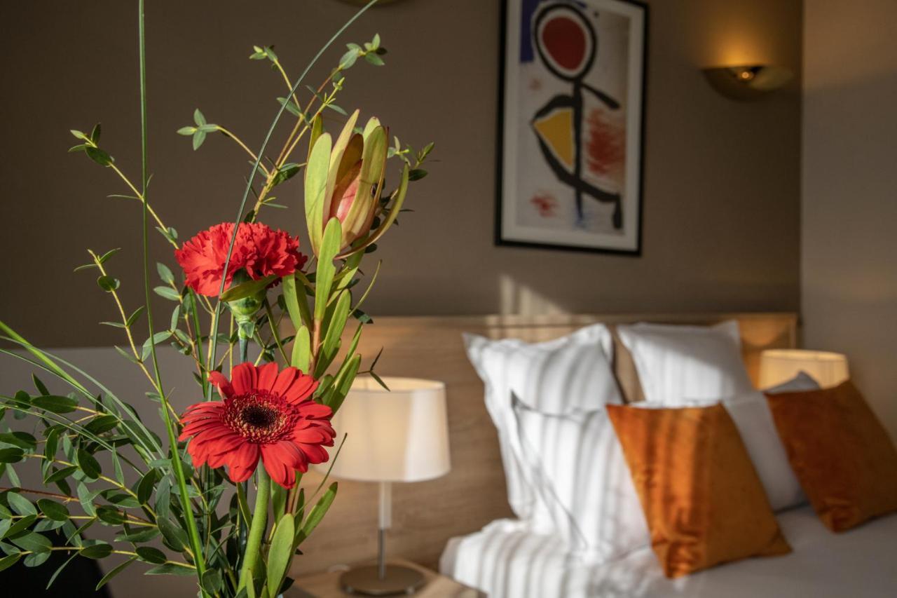 Hotel Amarante Cannes Bagian luar foto