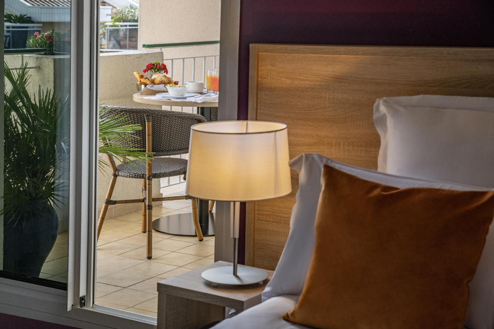 Hotel Amarante Cannes Bagian luar foto