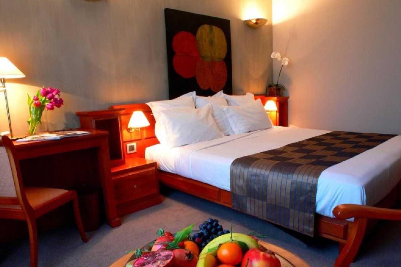 Hotel Amarante Cannes Bagian luar foto